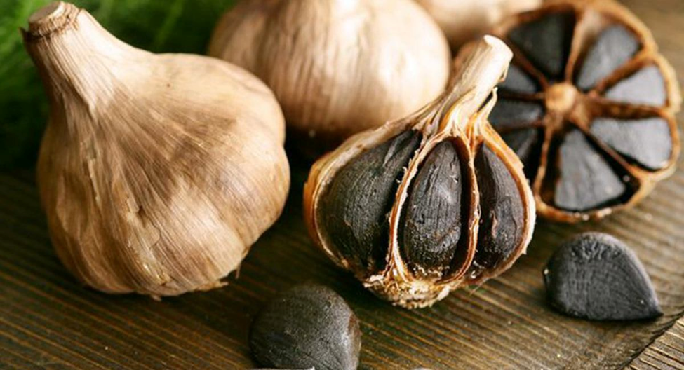 خاصیت های سیر سیاه در طب سنتی